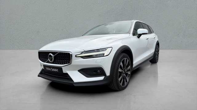 V60 Cross Country in Crystal White