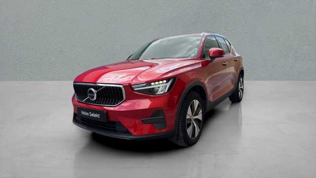 XC40 in Fusion Red