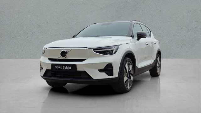 XC40 in Crystal White Pearl