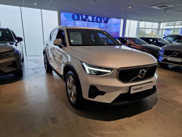 XC40 in Crystal White