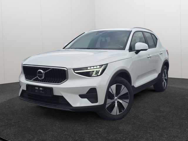 XC40 in Crystal White Pearl