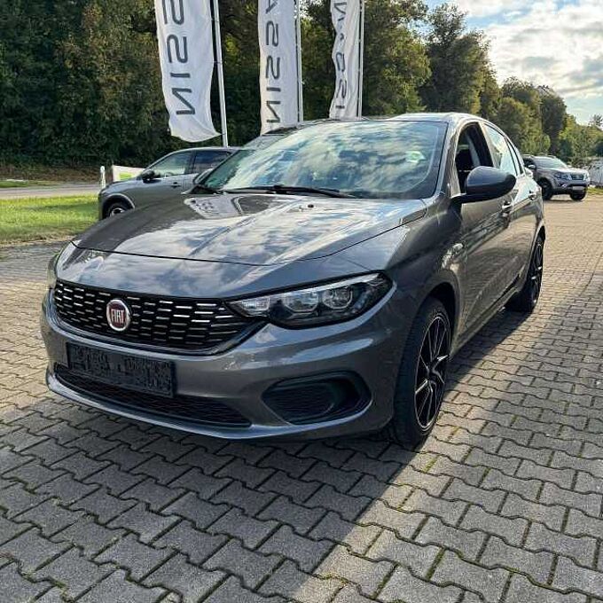 Fiat Tipo 5-Türer Easy 1.4 16V Paket Navi 70 kW (95 PS), ...