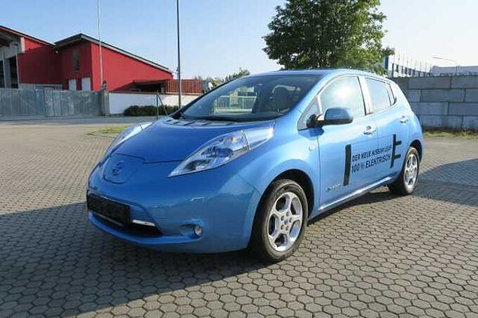 Nissan Leaf 24 kWh inkl. Batterie / Lademodul defekt