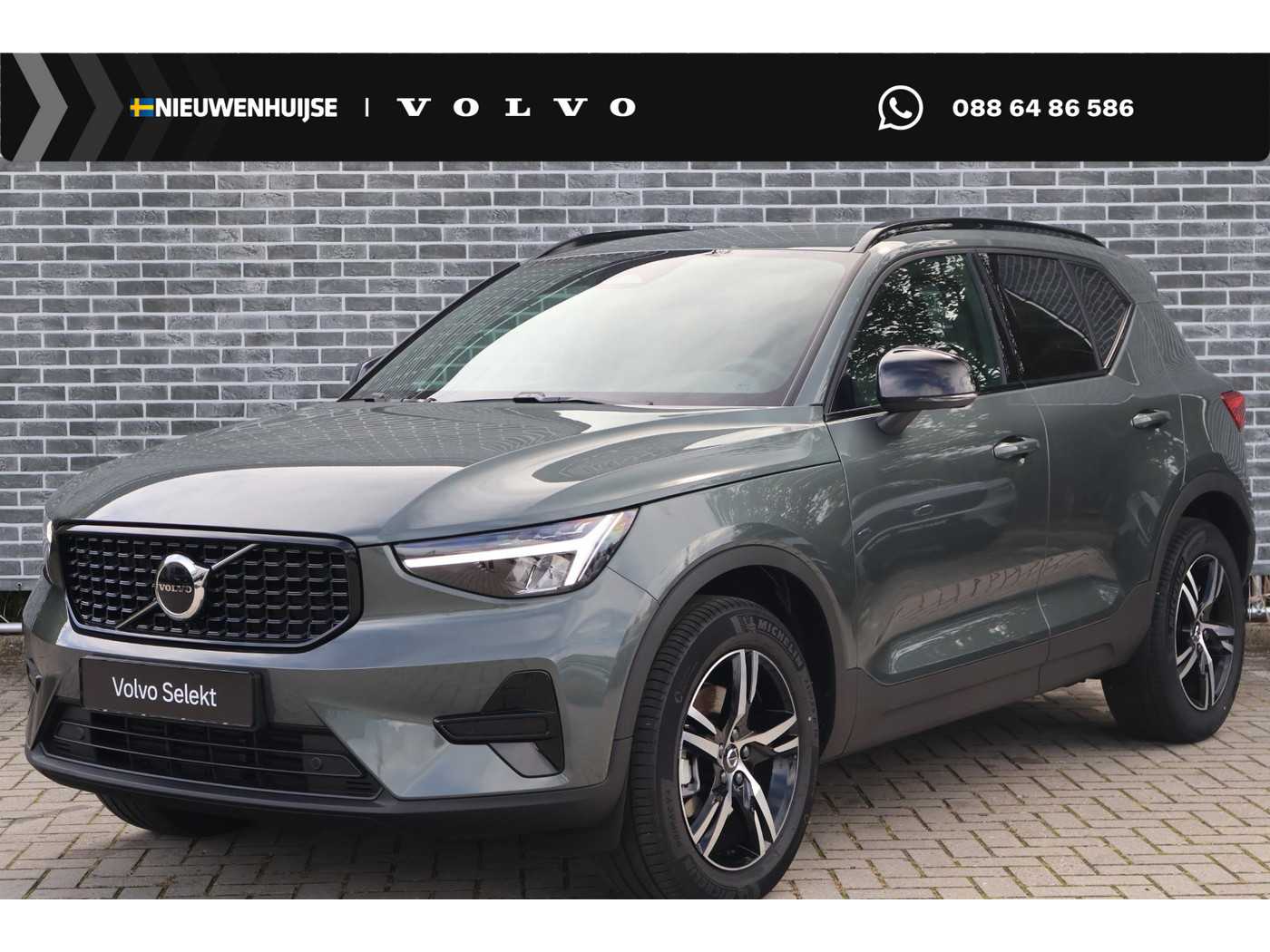 Volvo XC40 2.0 B4 Plus Dark 2026, foto 1