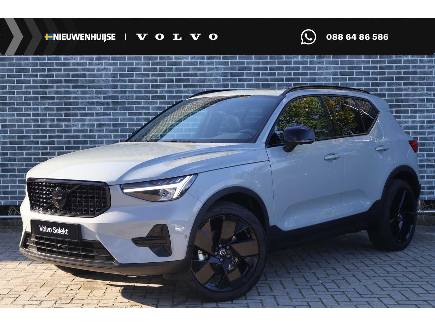 Volvo XC40 2.0 B4 Plus Black Edition 2026, foto 1