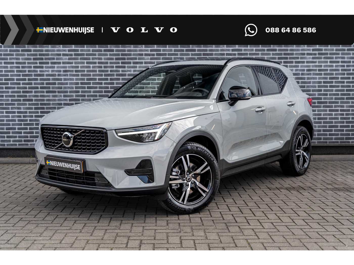 Volvo XC40 2.0 B4 Plus Dark 2026, foto 1