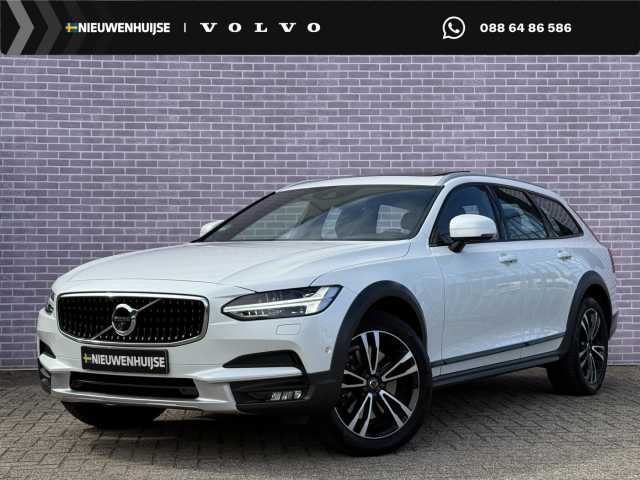 V90 Cross Country in Inscription Crystal White