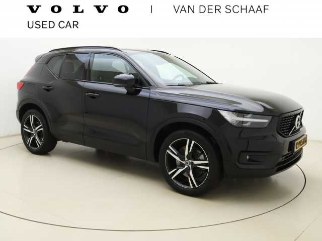 XC40 in Onyx Black
