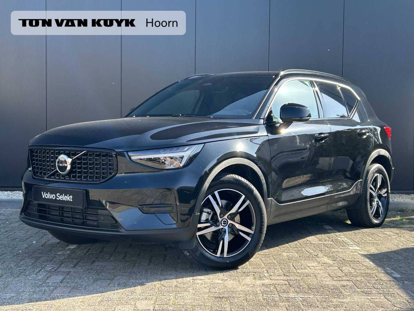 Volvo XC40 2.0 B4 Plus Dark 2026, foto 1