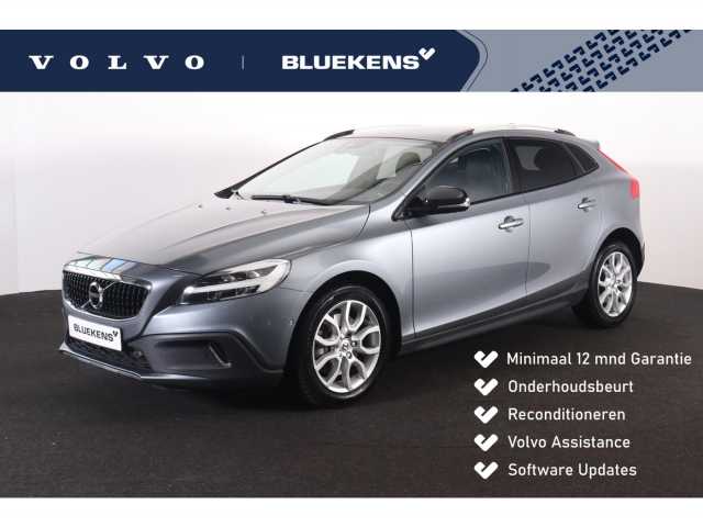 V40 Cross Country in Osmium Grey