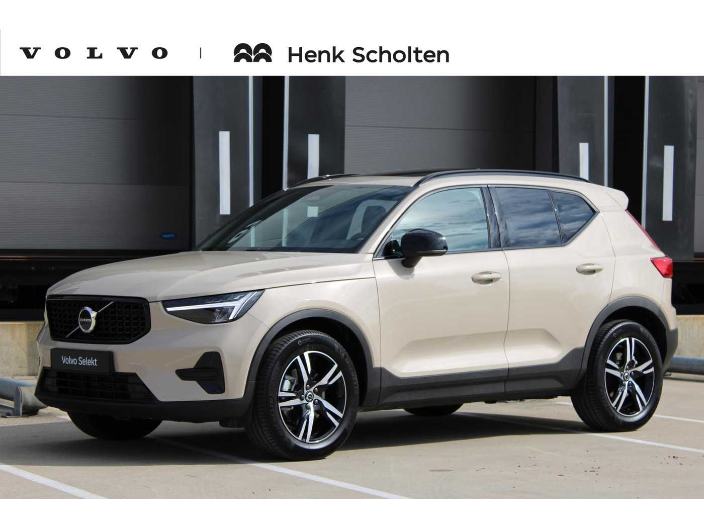 Volvo XC40 B4 Plus Dark 2026, foto 1