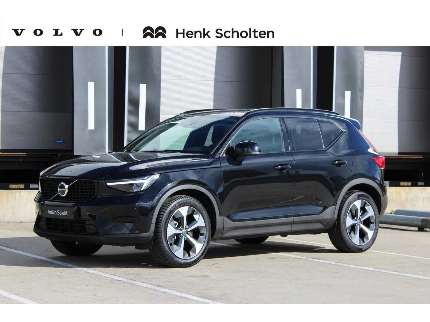Volvo XC40 B4 Plus Dark 2026, foto 1