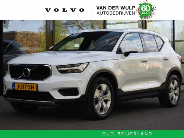 XC40 in Ice White