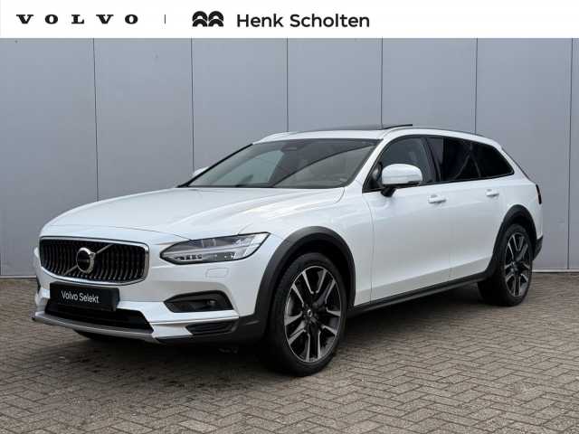 V90 Cross Country in Crystal White