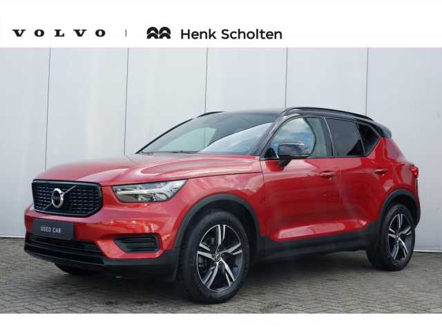 XC40 in Fusion Red