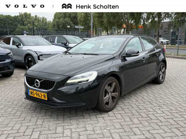 V40 in Onyx Black