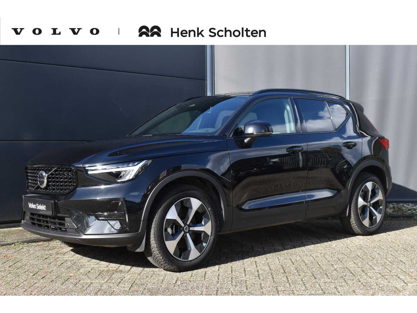 Volvo XC40 B4 Plus Dark 2026, foto 1