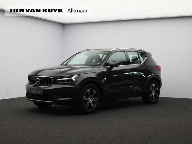 XC40 in Pine Grey