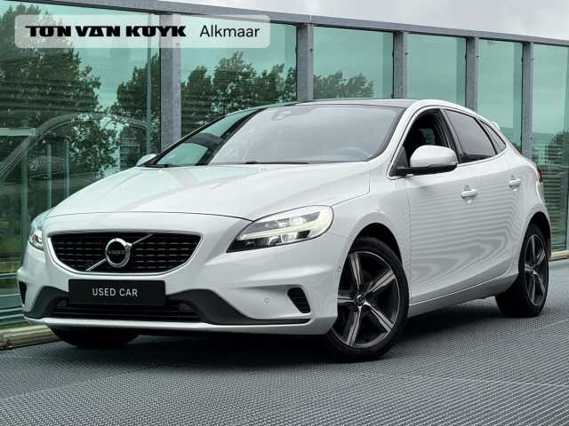 V40 in Ice White