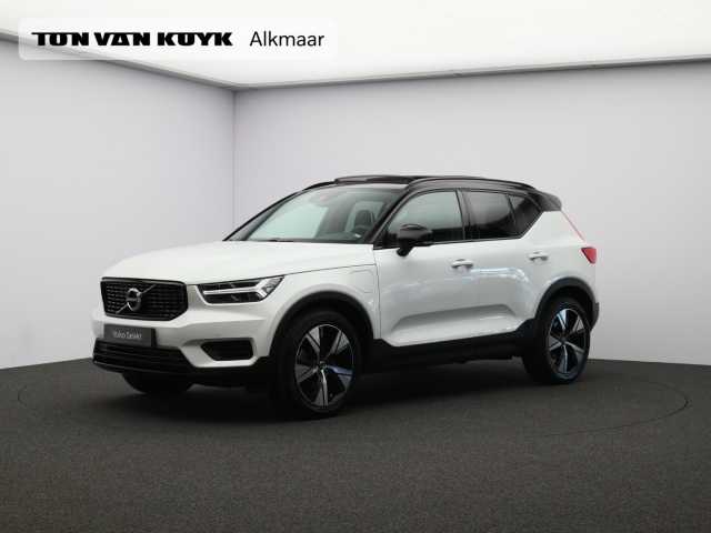 XC40 in Inscription Crystal White