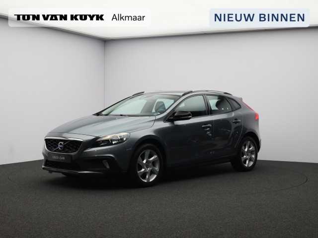 V40 Cross Country in Osmium Grey