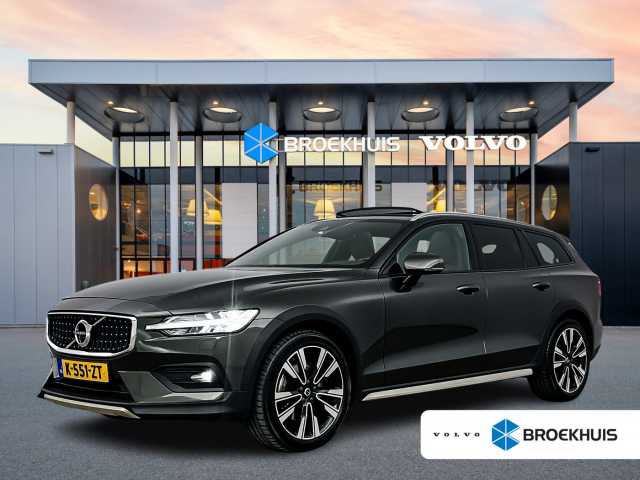 V60 Cross Country in Pine Grey