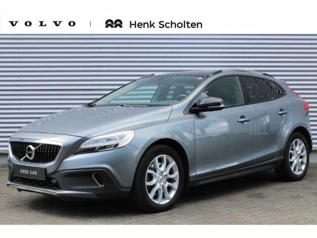 V40 Cross Country in Osmium Grey