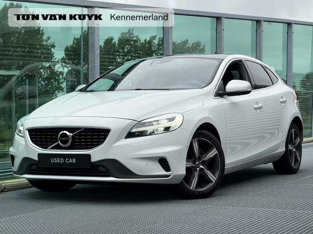 V40 in Ice White