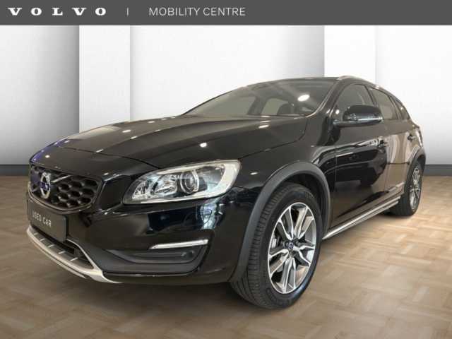 V60 Cross Country in Onyx Black