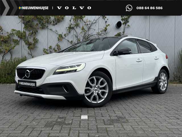 V40 Cross Country in Crystal White