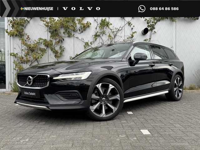 V60 Cross Country in Onyx Black