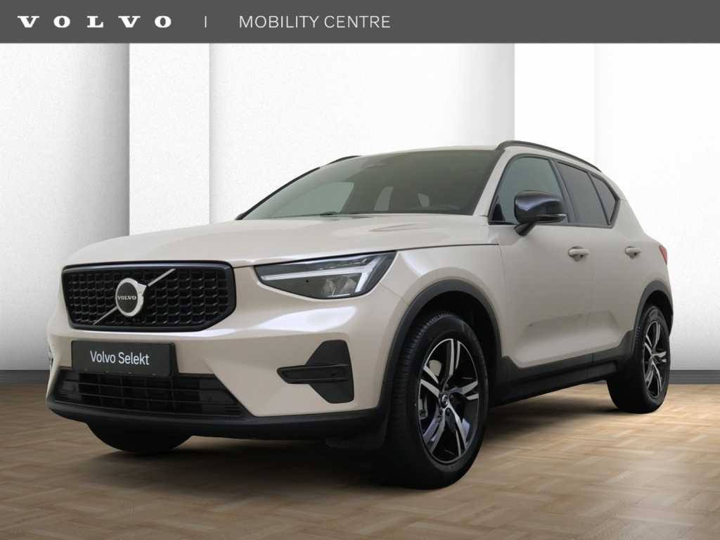 Volvo XC40 B4 Plus Dark 2026, foto 1