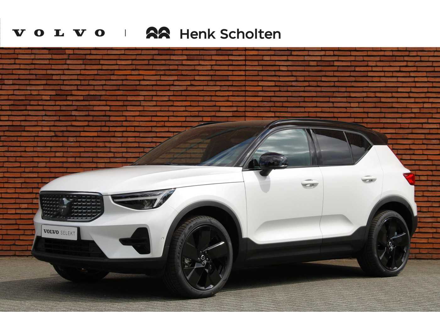 Volvo XC40 B4 Plus Black Edition 2026, foto 1