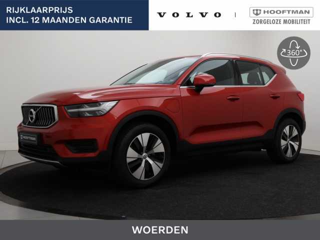 XC40 in Fusion Red