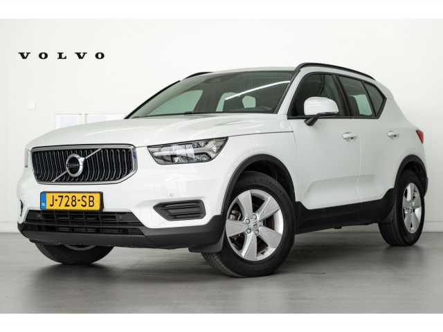XC40 in Ice White