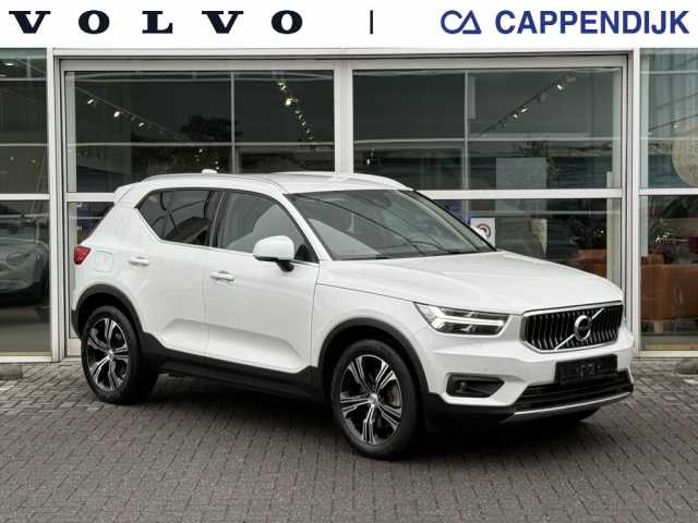 XC40 in Crystal White