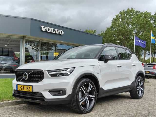 XC40 in Crystal White