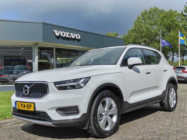 XC40 in Ice White