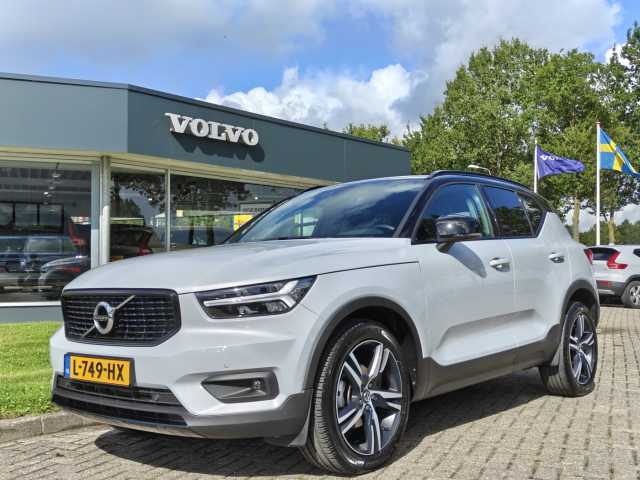 XC40 in Glacier Silver