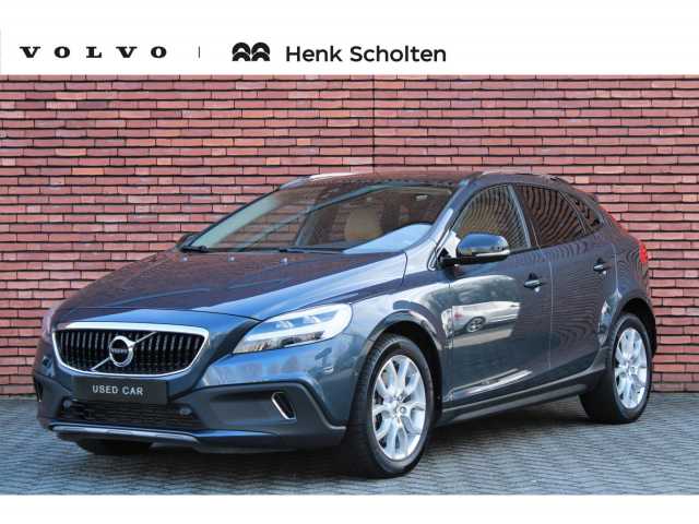 V40 Cross Country in Denim Blue