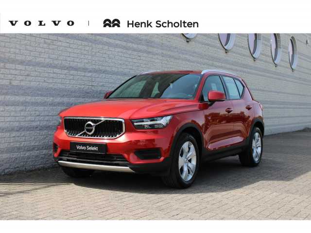 XC40 in Fusion Red