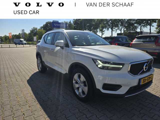 XC40 in Ice White