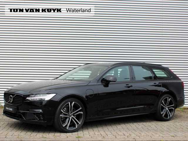 V90 in Onyx Black