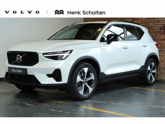 XC40 in Crystal White