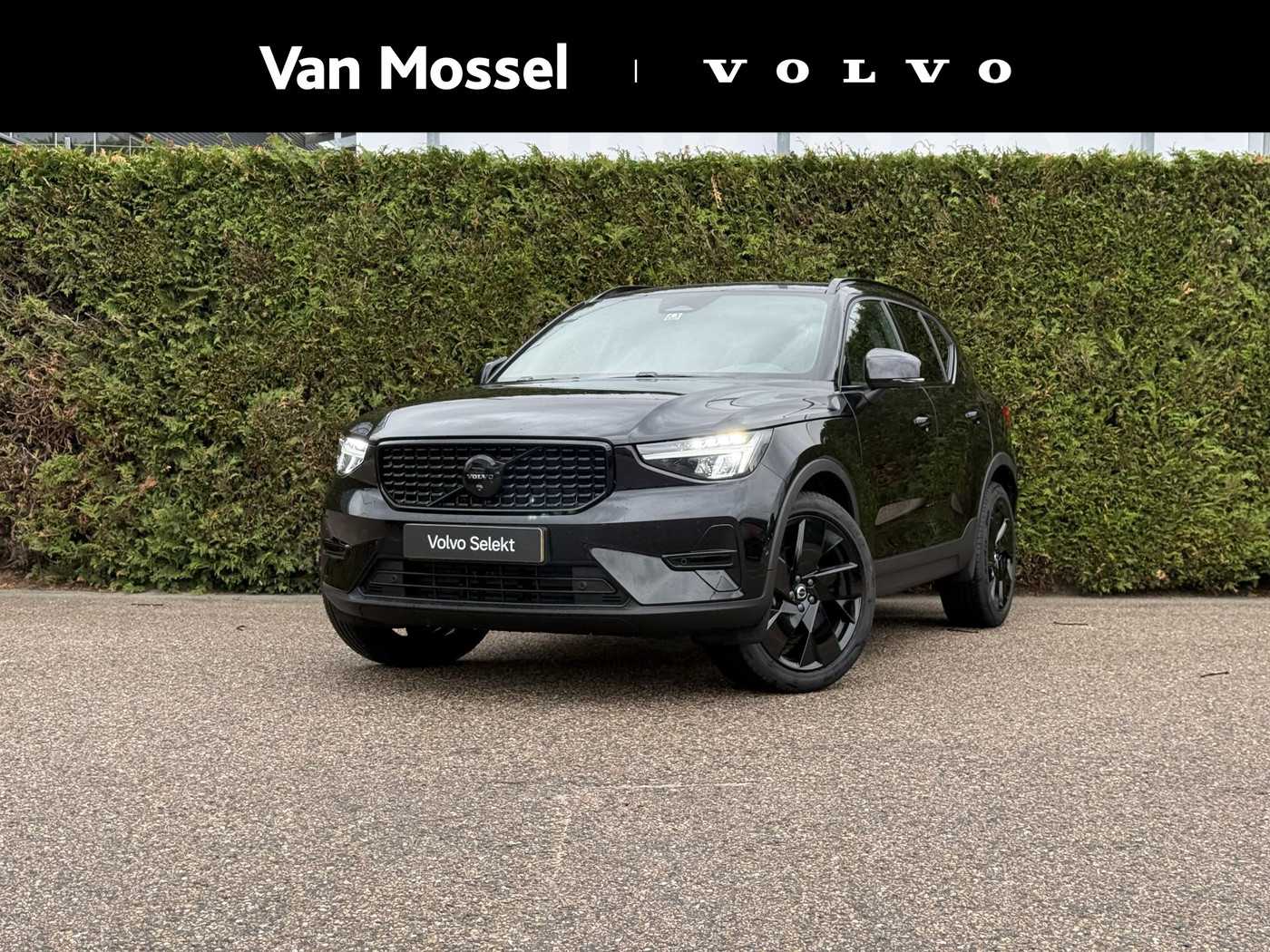 Volvo XC40 B4 Plus Black Edition 2026, foto 1
