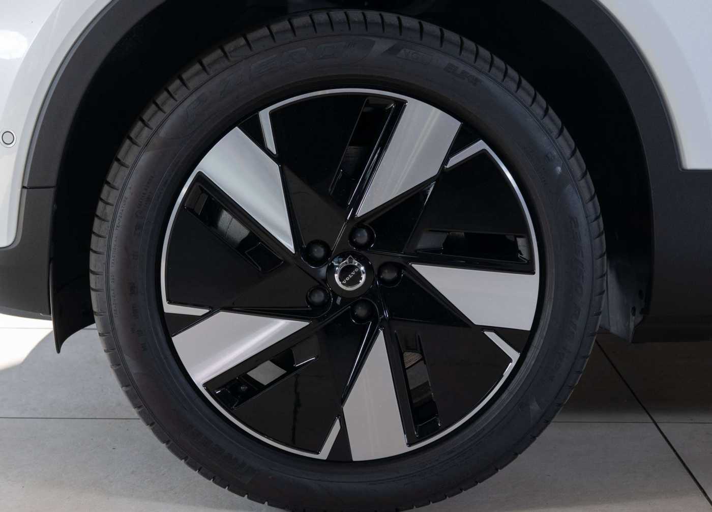 Volvo EX40 – Bild 9