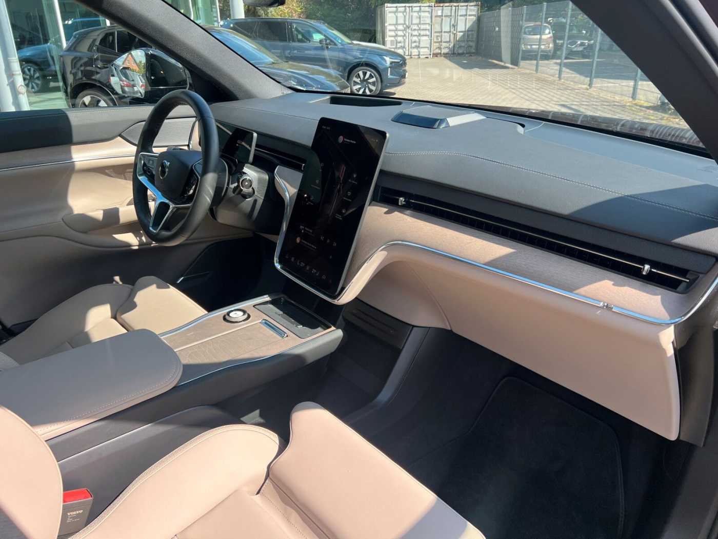 Volvo EX90 – Bild 8