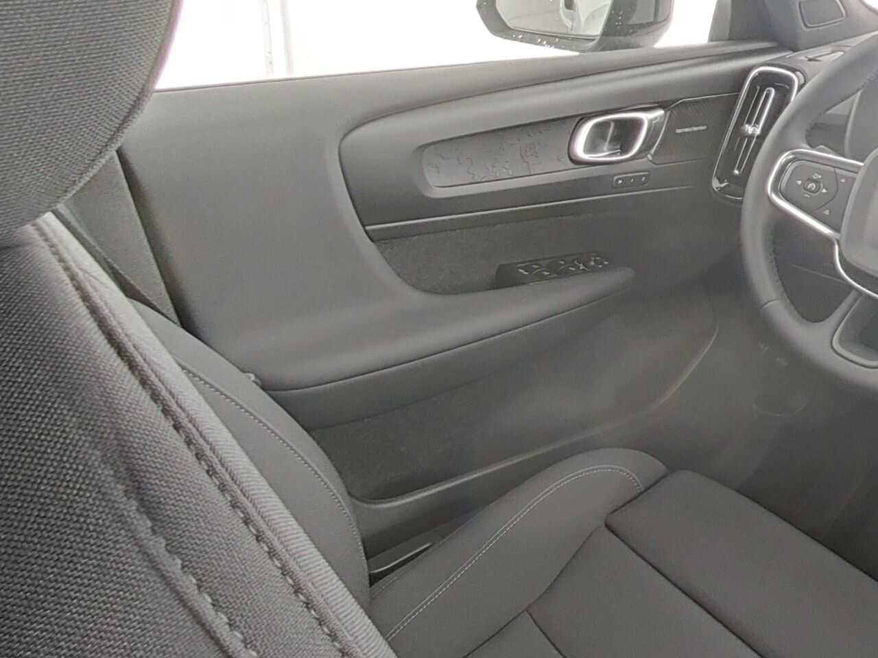 Volvo EX40 – Bild 12