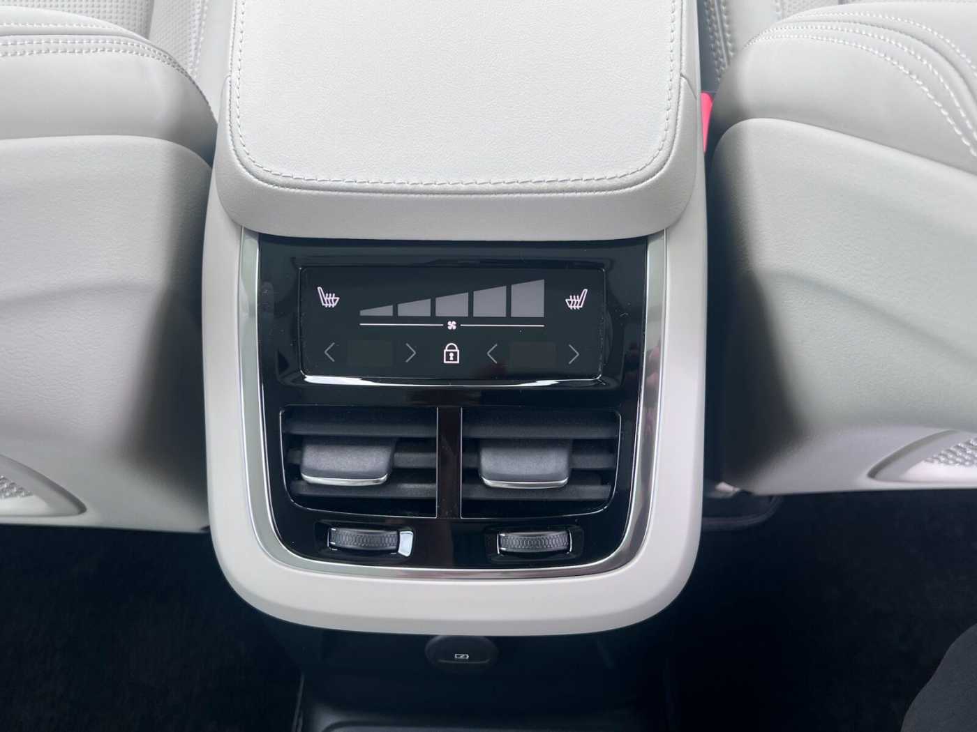Volvo XC90 – Bild 16