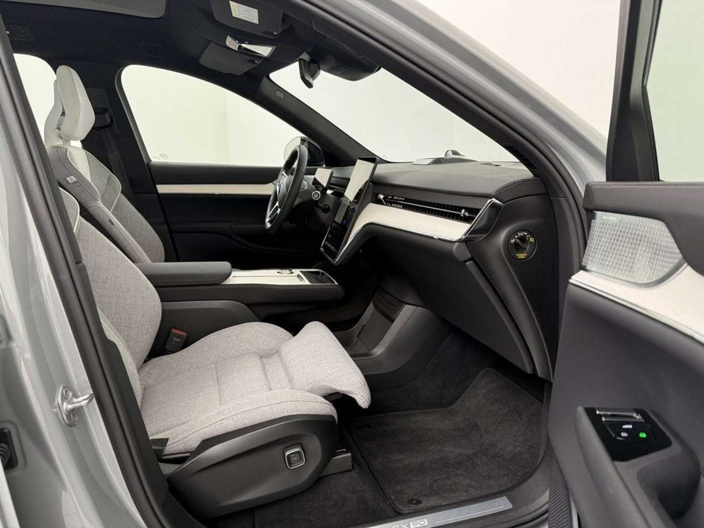 Volvo EX90 – Bild 22